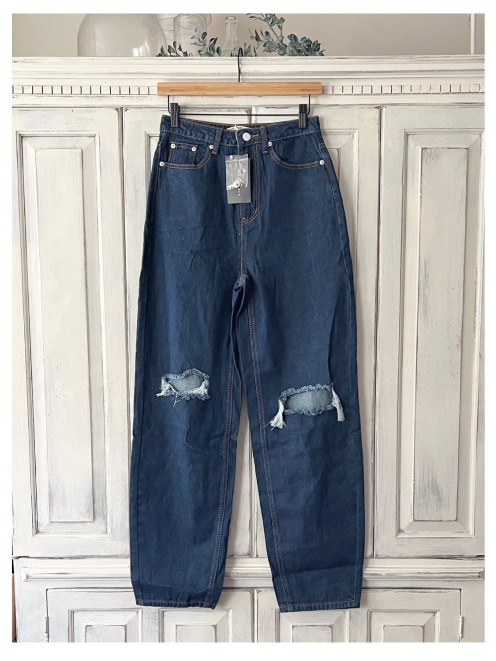 NWT SIGNATURE 8 High Rise Wide Leg Jeans w/Knee Cutouts - Dark Wash